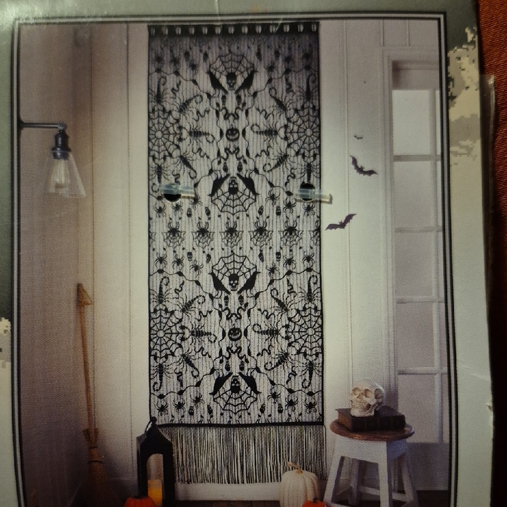 New WALL WINDOW Scorpions,Skulls,Spider Webs DECORATIONS Creepy Fabric